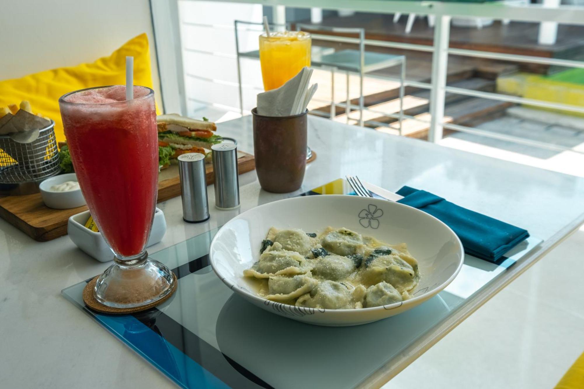 Chill Hotel Seminyak ภายนอก รูปภาพ